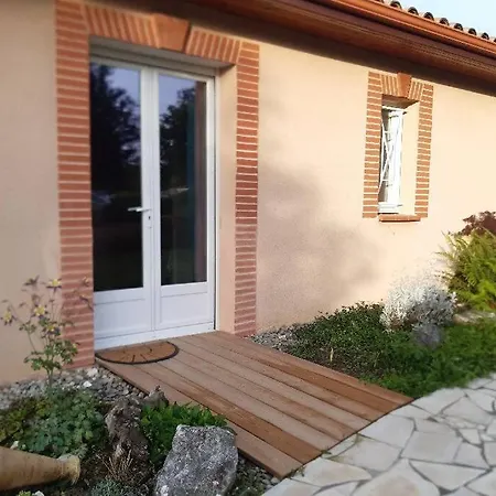 T1 Paisible Dans Avec Bassin Naturel *